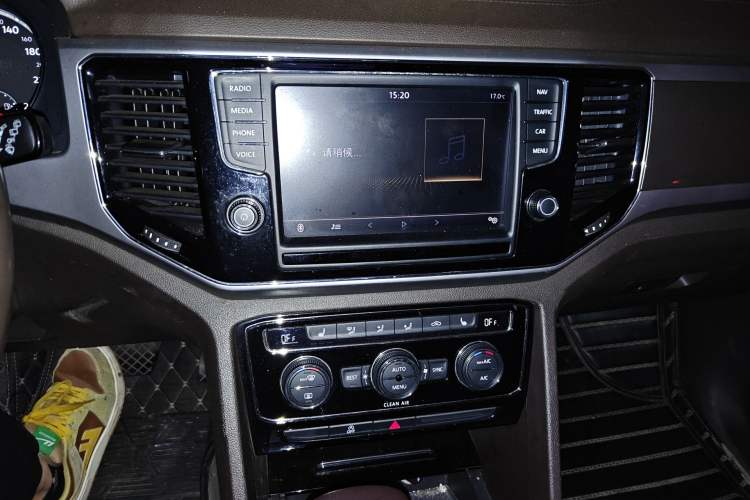 Used Volkswagen Teramont 2017 330TSI Two-Wheel-Drive Luxury Edition Audio And AC Panel