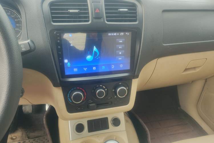 Used Dongfeng Fengon 330 2016 1.5L Manual Enjoyment Model DK15 Audio And AC Panel