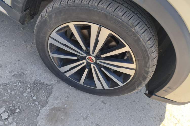 Used Roewe RX5 New Energy 2017 eRX5 50T Hybrid Connected Prestige Flagship Edition Right Front Wheel Hub