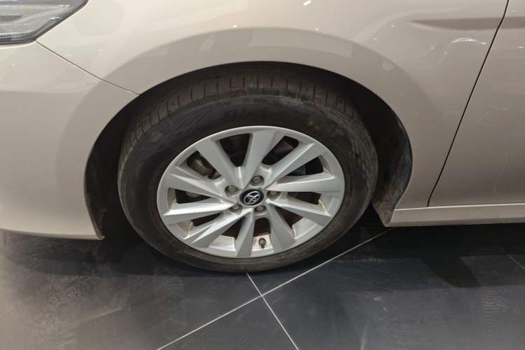 Used Toyota Camry 2021 2.0G Luxury Edition
