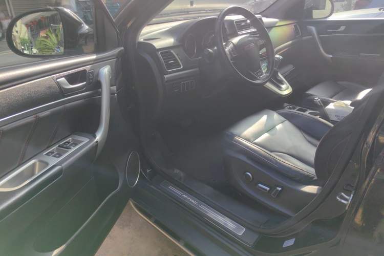 Used Haval H6 2015 Sport Edition 1.5T Automatic Two-Wheel Drive Luxury Model