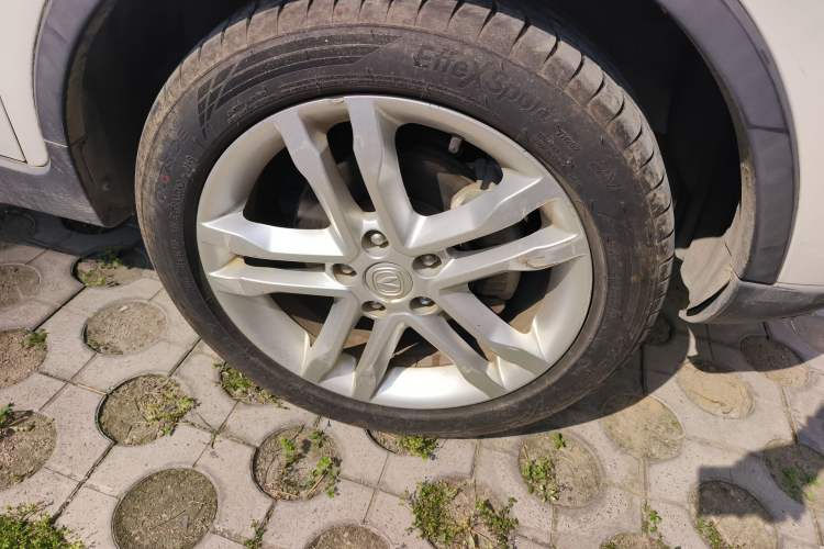 Used CHANGAN CS35 2016 1.6L Automatic Luxury Model China IV Standard
