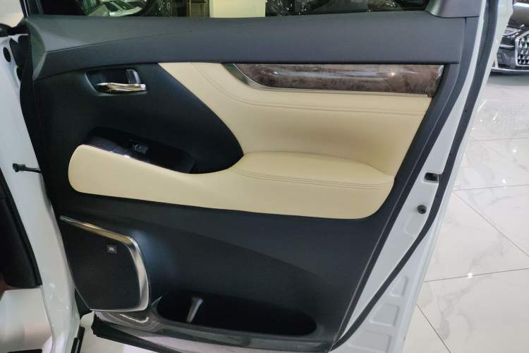 Used Toyota Alphard 2021 Dual-Engine 2.5L Prestige Edition
