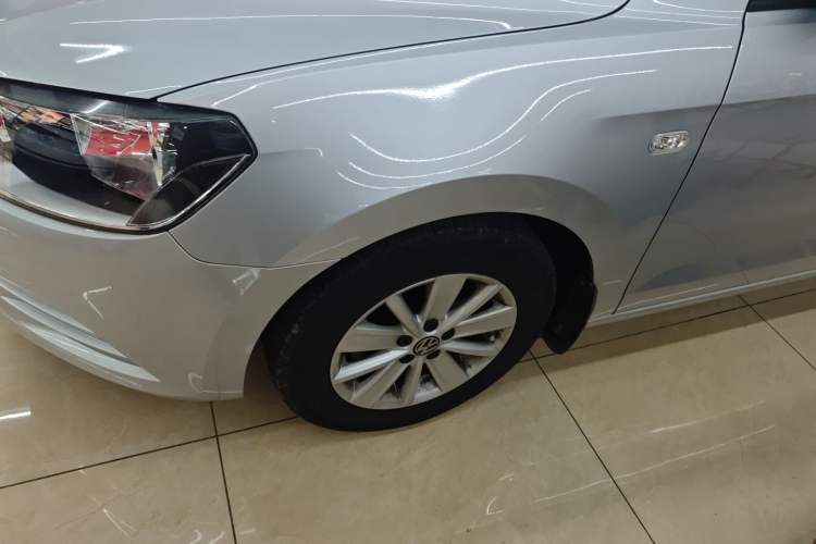 Used Volkswagen Jetta 2015 Zhuihui Edition 1.4L Manual Fashion Model Left Front Wheel Hub