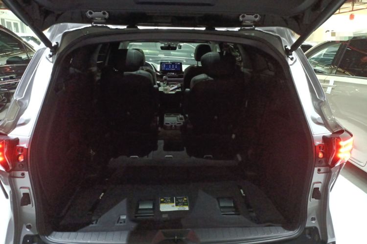 Used Toyota Granvia 2023 2.5L Hybrid Prestige VIP Edition