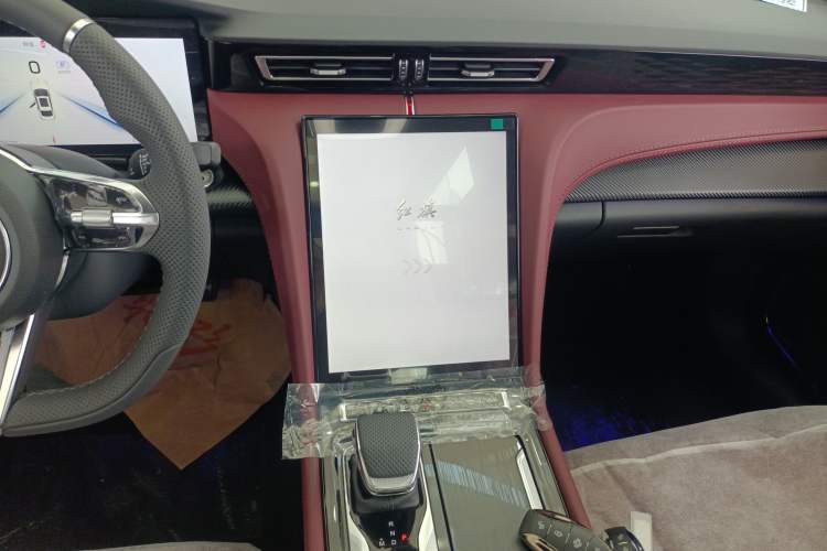 Used Hongqi H5 2025 Model 2.0T Automatic Xuan Ying 2 Million Units Commemorative Edition