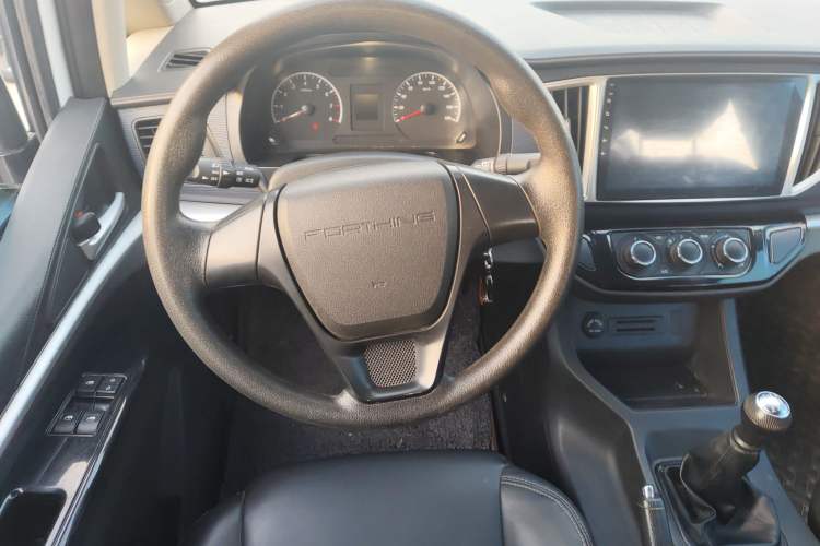 Used FORTHING Lingzhi 2022 M5 1.6L Practical 7-Seater
