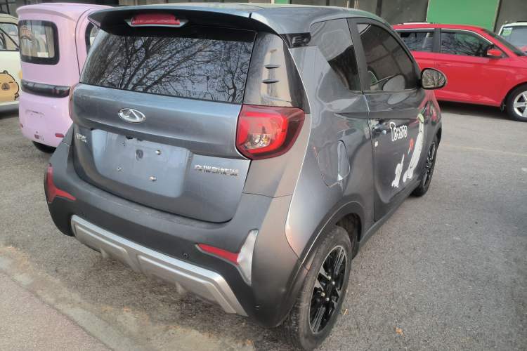 Used Chery QQ Little Ant 2022 Revised Version Sweet Pink Edition Half-Sugar Version Lithium Iron Phosphate 30.7 kWh 30 kW 301 km