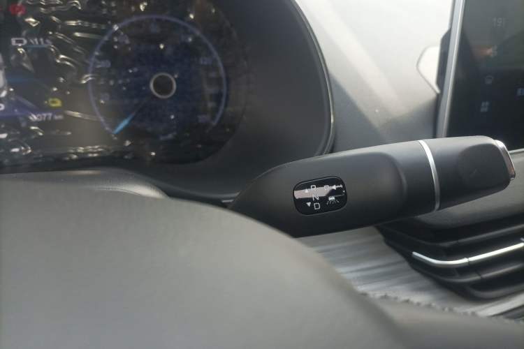 Used Hongqi E-QM5 2025 500km Range Commuter Version