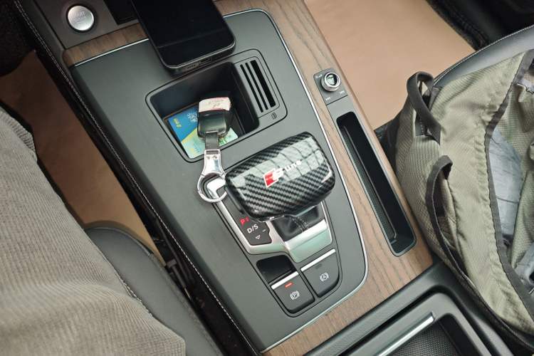 Used Audi Q5L 2022 40T Luxury Elegant Model Gear Lever