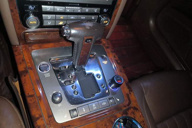 Used Volkswagen Phaeton 2012 3.0L Executive Version
