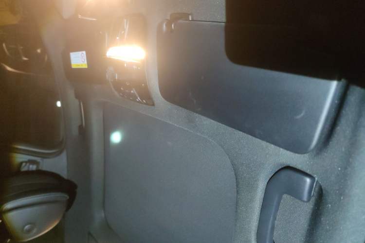 Used Mercedes-Benz GLC 2019 GLC 300 L 4MATIC Dynamic Model Headliner