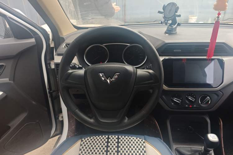 Used Wuling Hongguang 2019 1.5L S Comfort Edition China VI LAR