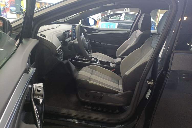 Used Volkswagen ID.4 CROZZ 2025 Pure Edition
