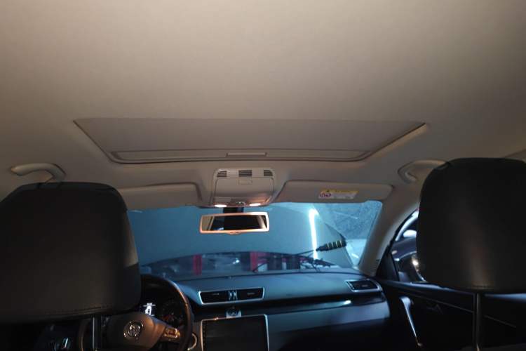 Used Volkswagen Magotan 2016 1.8TSI Luxury Comfort Model Headliner