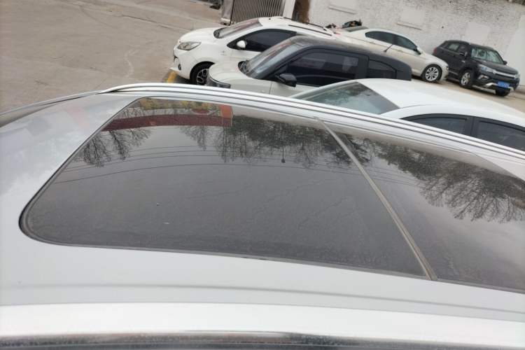 Used Suzuki S-Cross 2014 1.6L CVT Two-Wheel Drive Elite Version Roof