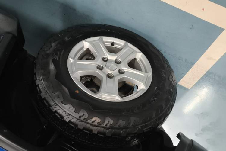 Used Jeep Wrangler 2018 2.0T Sahara Four-Door Edition Exterior 4