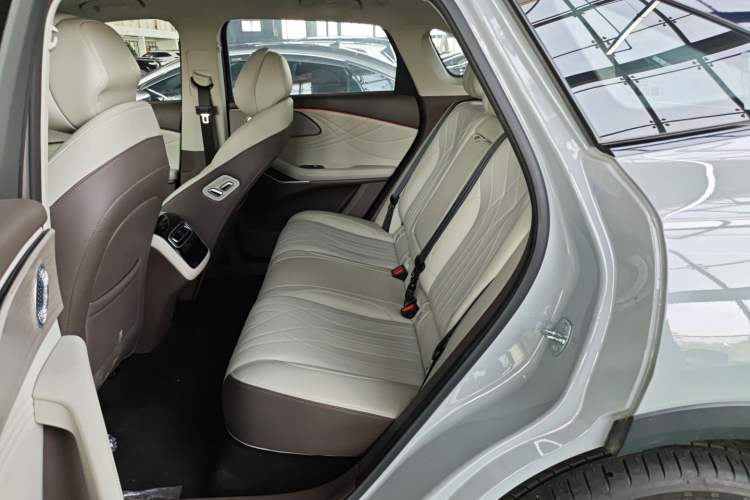 Used EXEED Stellar C-DM 2024 1.5T Long-Range Pro
