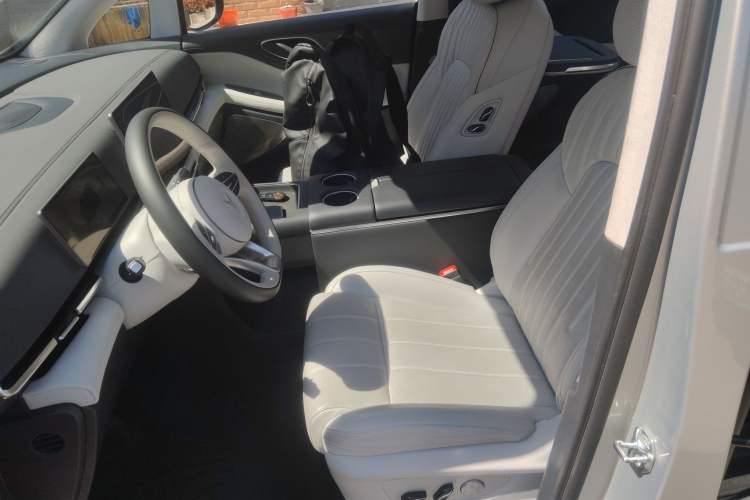 Used VOYAH Dream 2025 PHEV Four-Wheel-Drive Flagship Version – Qiankun Edition Left Front Seat