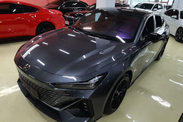 Used CHANGAN UNI-V 2023 1.5T Prestige Model