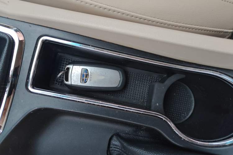 Used Geely Auto Emgrand 2017 Sedan Million Edition 1.5L Manual Luxury Model
