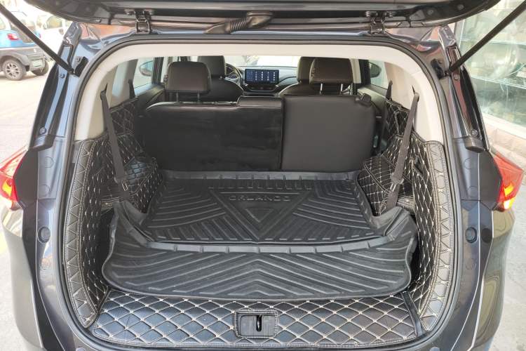 Used Chevrolet Orlando 2020 Light Hybrid Redline 530T Automatic Enjoyment Edition (5+2 Models)