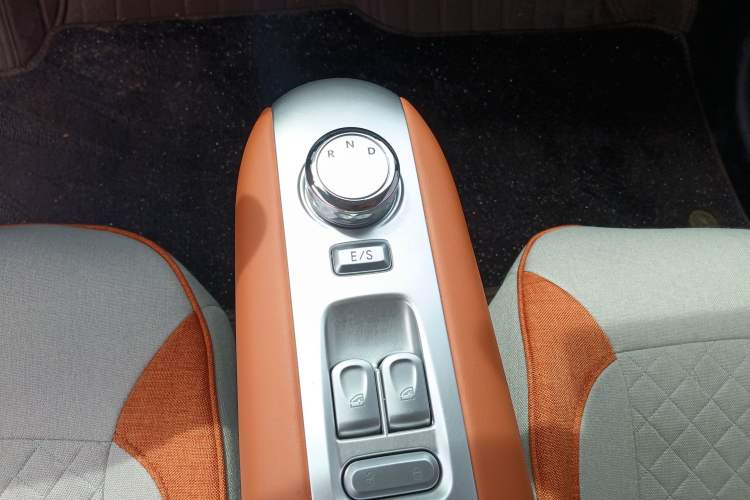 Used CHANGAN NEVO Lumin 2024 205km Orange Wind Edition Gear Lever