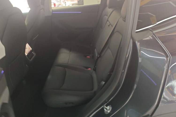 Used Tesla Model Y 2025 Rear-Wheel-Drive Version