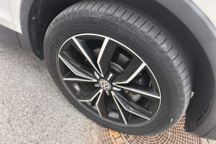 Used Volkswagen Tiguan L 2019 Revised 330TSI Automatic Two-Wheel Drive Smart & Luxury Edition China VI Standard Right Front Wheel Hub