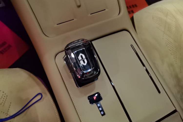 Used Hima AITO M7 2024 1.5T Intelligent Driving All-Wheel Drive Pro Version 5 Seats Ternary Lithium Battery Gear Lever