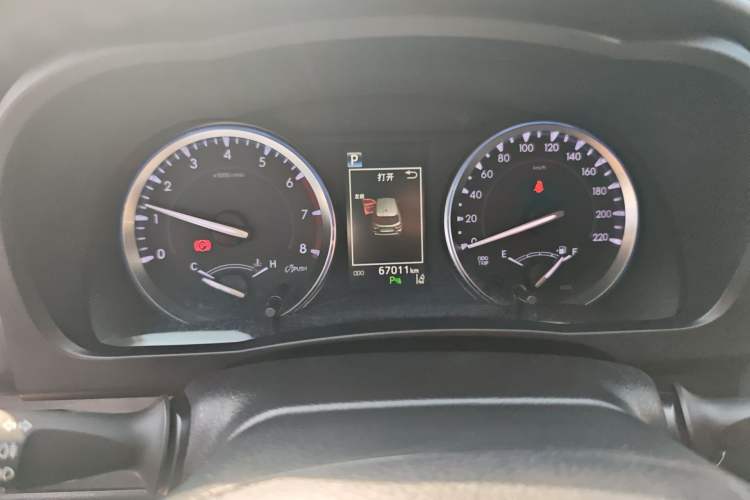 Used Toyota Highlander 2018 2.0T Four-Wheel Drive Luxury Edition 7 Seats China V Emission Standard