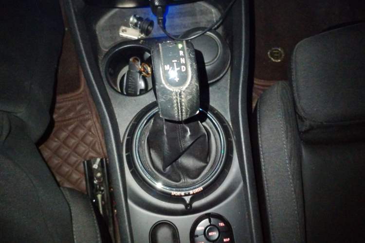 Used MINI Clubman 2016 Revised Version 1.5T COOPER Connoisseur Edition Gear Lever