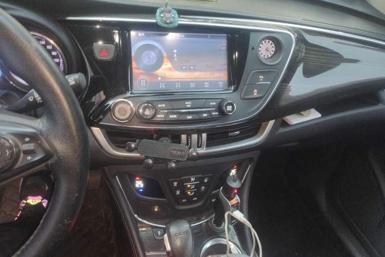 Used Buick Envision 2018 20T Two-Wheel-Drive Leading Model