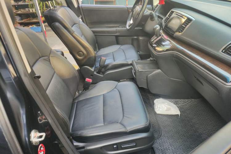 Used Honda Odyssey 2015 Updated Version 2.4L Smart Edition
