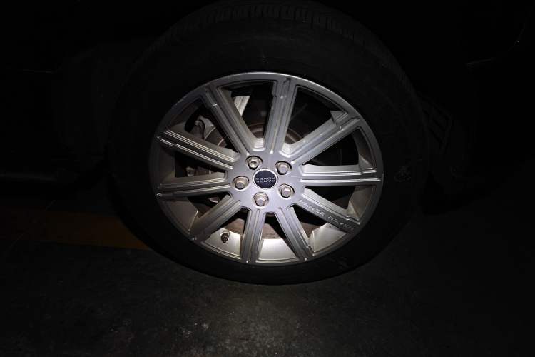 Used Land Rover Range 2011 5.0 SC V8 Right Front Wheel Hub
