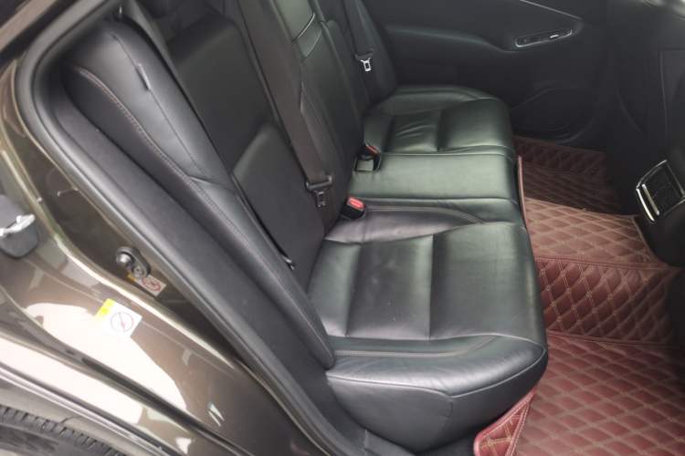 Used Toyota Crown 2015 2.0T Fashion Edition
