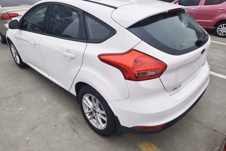 Used Ford Focus 2018 Hatchback Classic 1.6L Automatic Trendy SmartDrive Edition