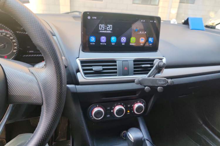 Used Mazda 3 Axela 2016 Hatchback 1.5L Automatic Comfort Model
