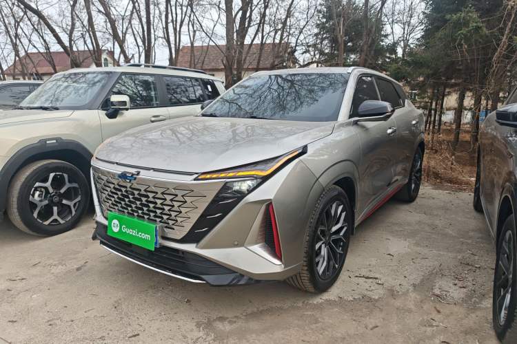 Used CHANGAN OSHAN Z6 2023 Blue Whale 1.5T DCT Smart-Led City Edition