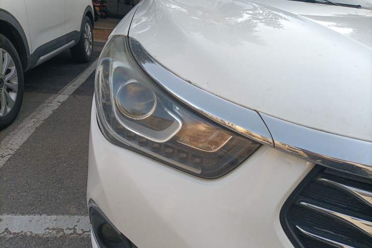 Used GAC Trumpchi GA6 2016 235T DCT Comfort Edition Right Front Headlight