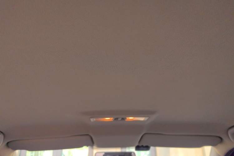 Used Volkswagen Lavida 2013 1.6L Manual Fashion Edition