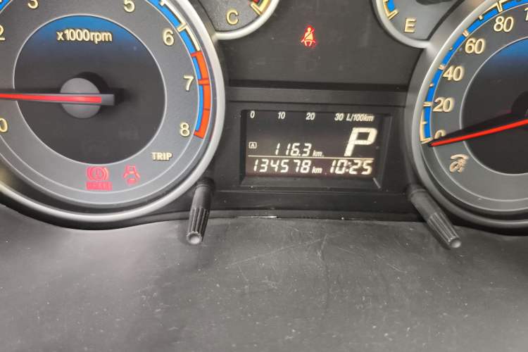 Used Suzuki SX4 2012 1.6L Automatic Ruiqi Model Odometer Close Up