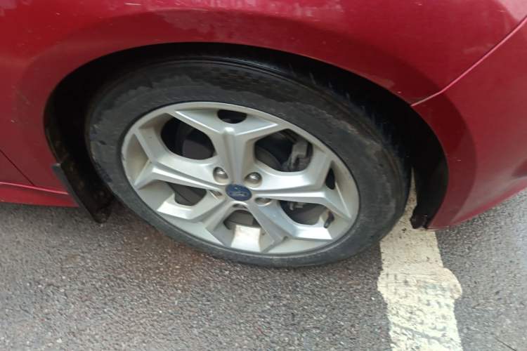 Used Ford Focus 2012 Hatchback 2.0L Automatic Luxury Sport Model
