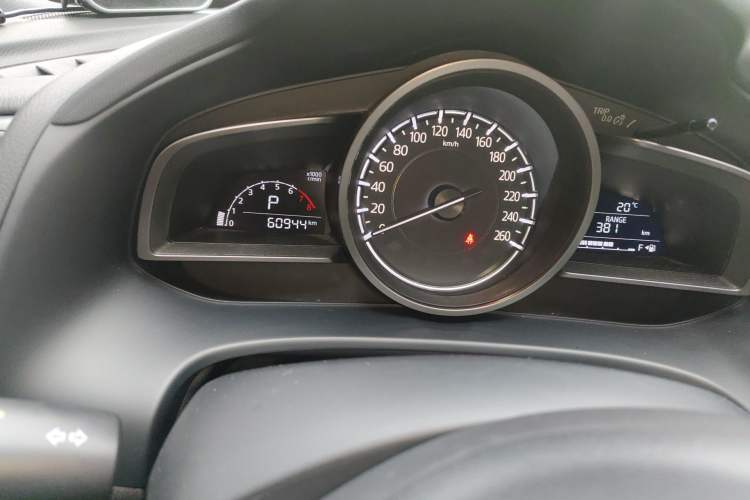 Used Mazda CX-4 2018 2.0L Automatic Two-Wheel Drive Blue Sky Dynamic Version China V Standard Odometer Close Up