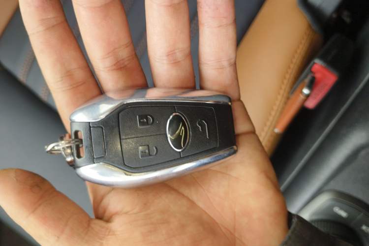 Used Soueast DX7 2015 1.5T Automatic Luxury Model Vehicle Key