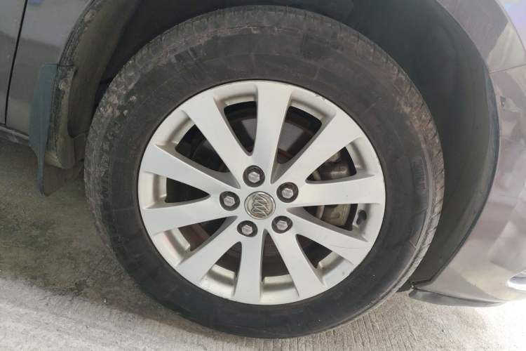 Used Buick GL8 2017 25S Luxury Version China V Standard Right Front Wheel Hub