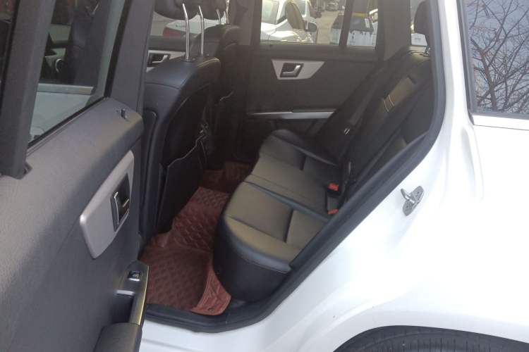 Used Mercedes-Benz GLK-Class 2013 GLK 300 4MATIC Dynamic Sunroof Model