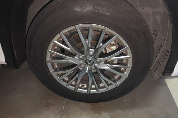 Used Lexus RX 2016 300 Two-Wheel Drive Elite Version China V Standard Right Front Wheel Hub