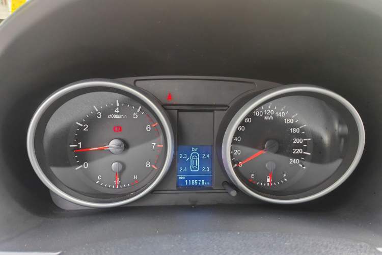 Used Haval H6 2015 Upgraded Model 1.5T Manual Two-Wheel Drive Elite Version Instrument Cluster