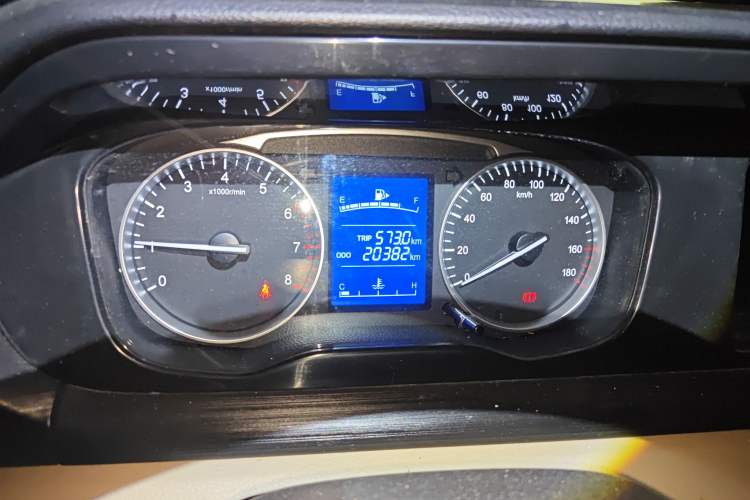 Used CHANGAN KUAYUE Xing V3 2023 1.5L Gasoline Comfort Edition 5-Seat Passenger Vehicle Instrument Cluster